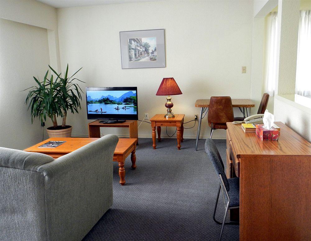 Mayfair Motel Βικτώρια Εξωτερικό φωτογραφία