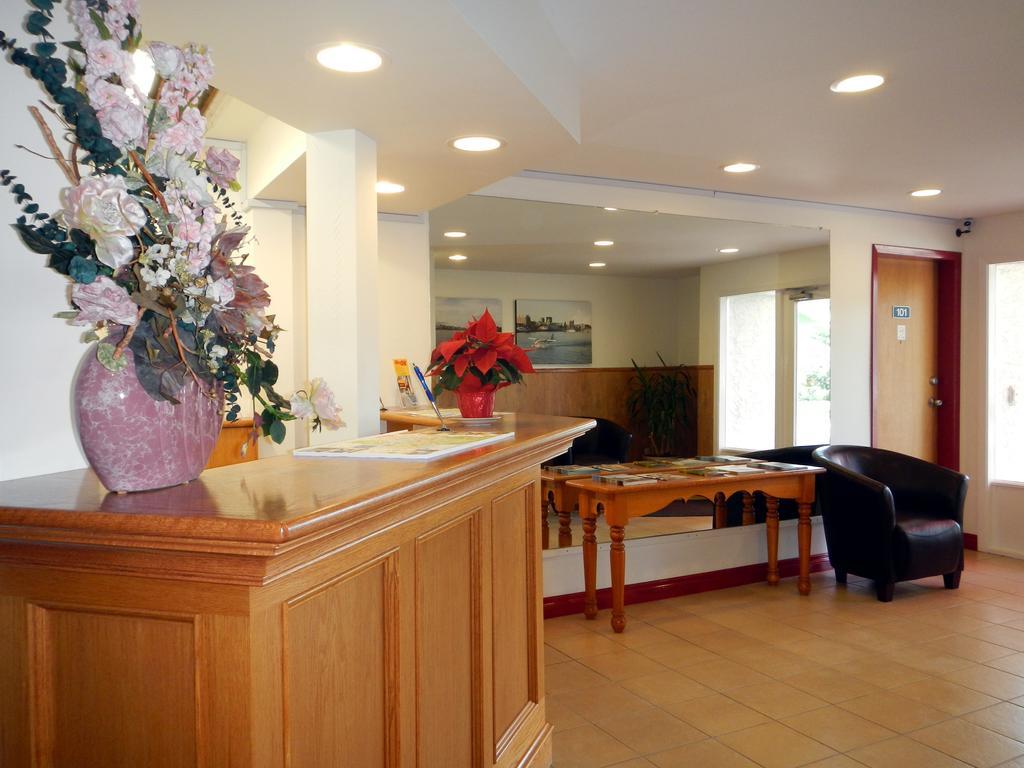 Mayfair Motel Βικτώρια Εξωτερικό φωτογραφία