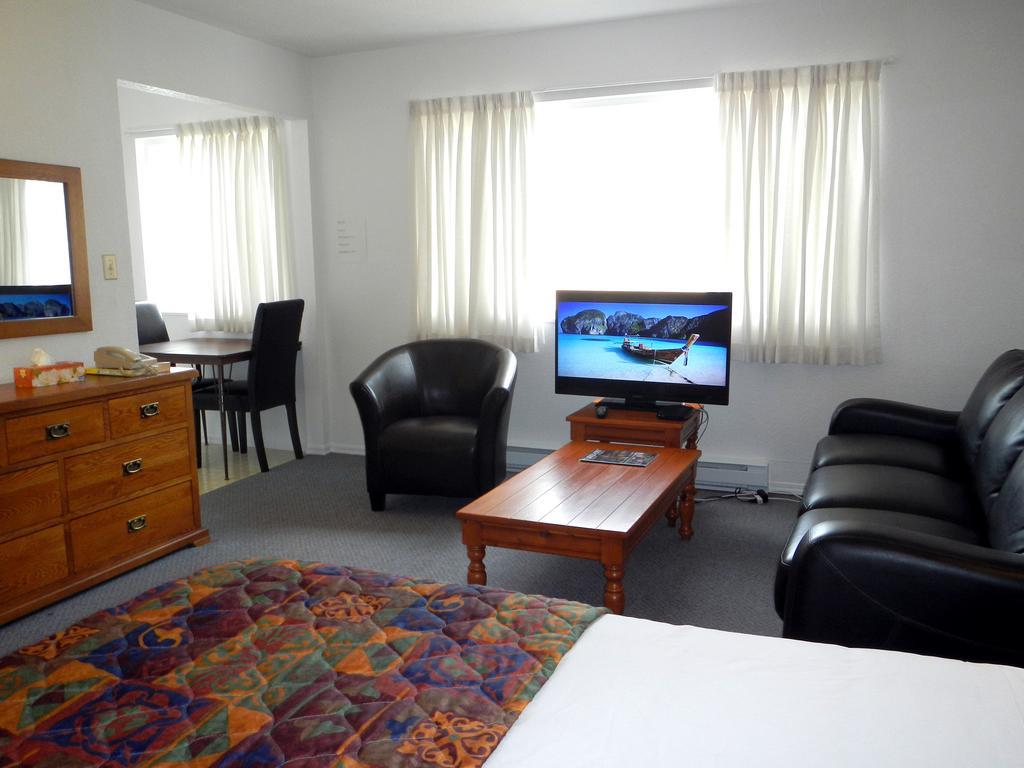 Mayfair Motel Βικτώρια Εξωτερικό φωτογραφία