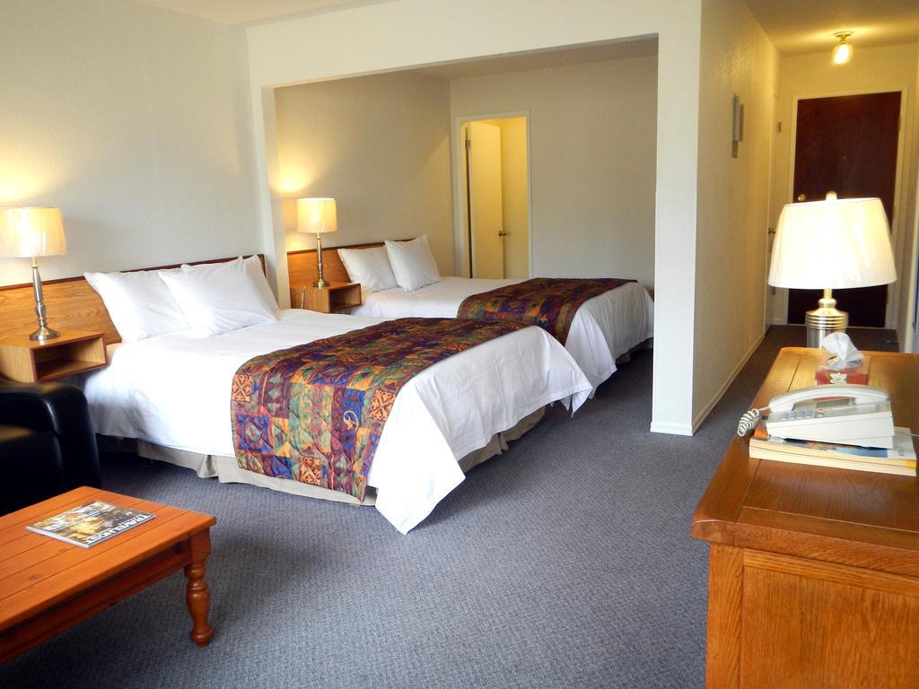 Mayfair Motel Βικτώρια Εξωτερικό φωτογραφία