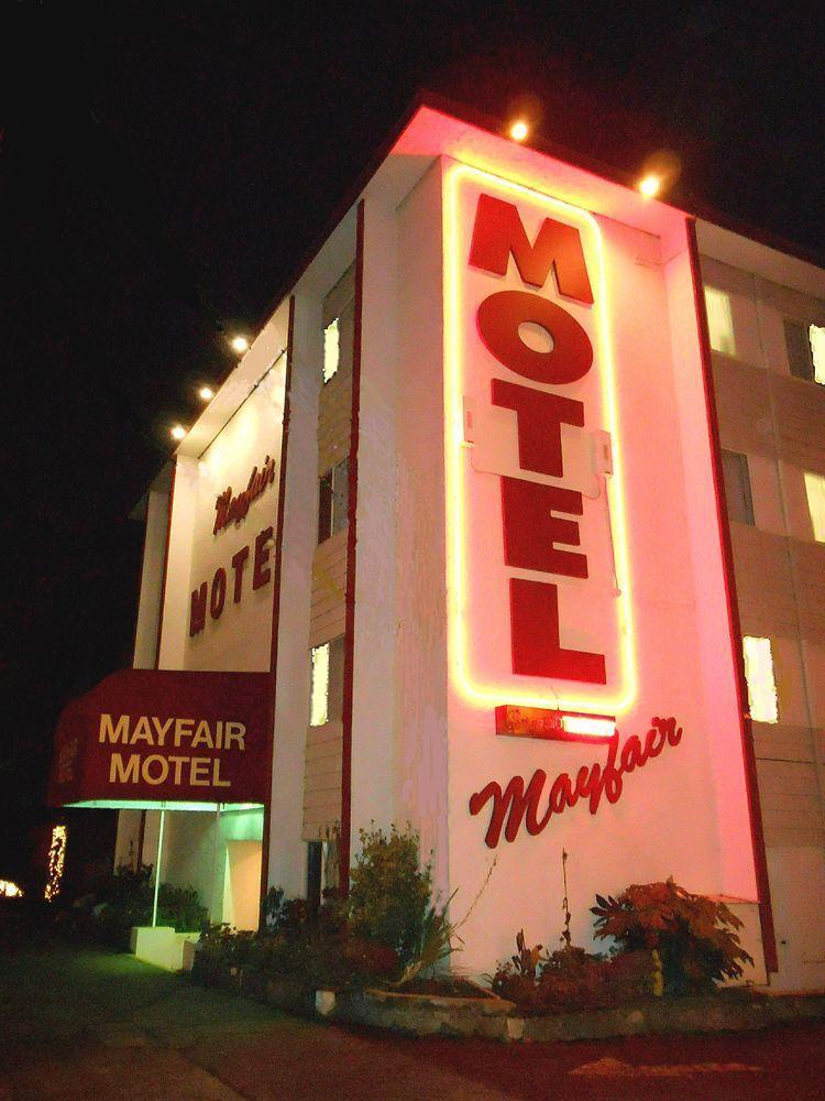 Mayfair Motel Βικτώρια Εξωτερικό φωτογραφία