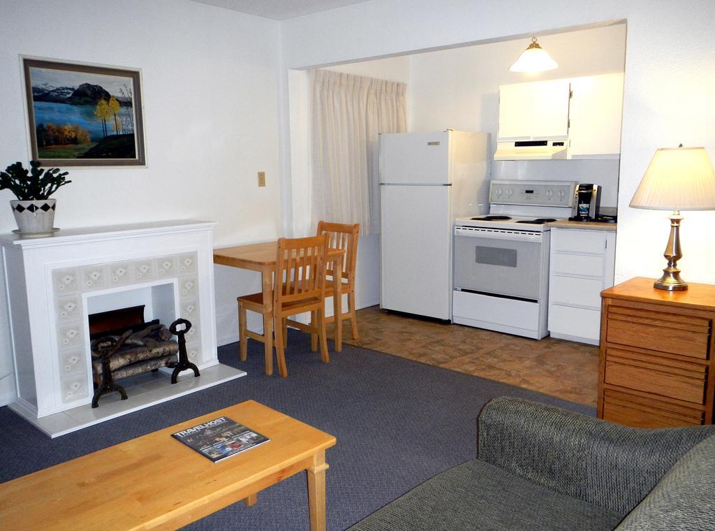 Mayfair Motel Βικτώρια Εξωτερικό φωτογραφία