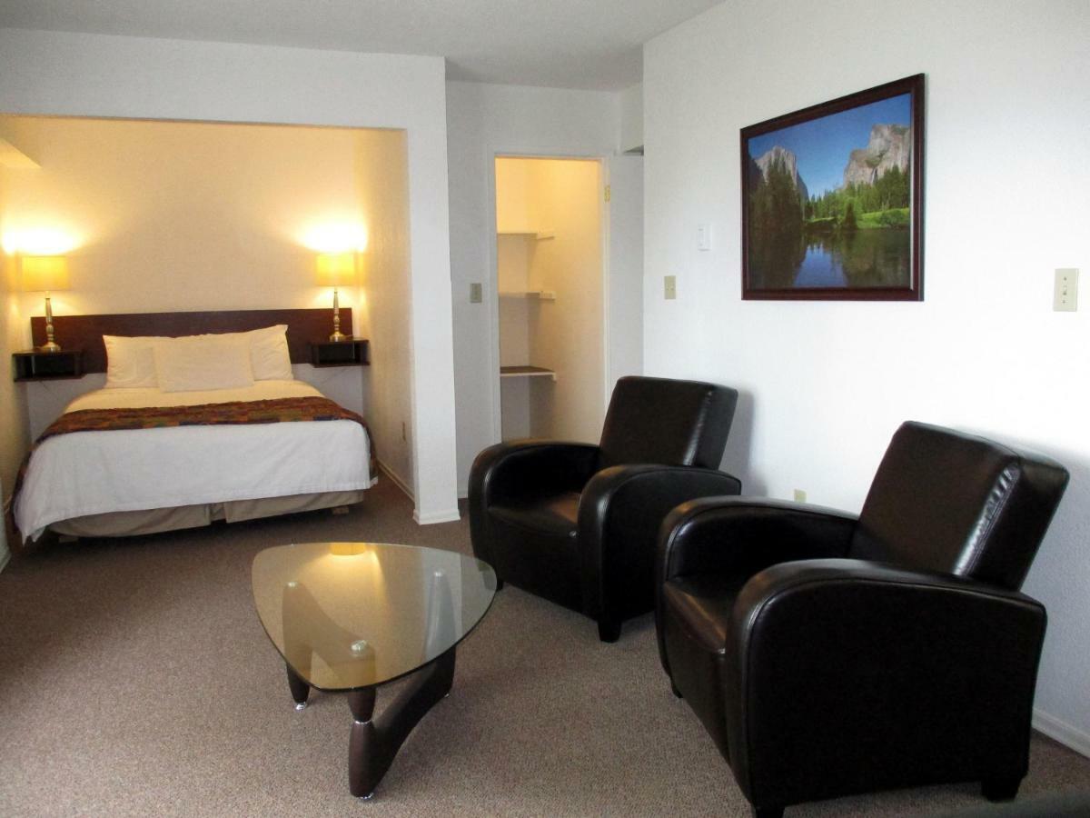 Mayfair Motel Βικτώρια Εξωτερικό φωτογραφία